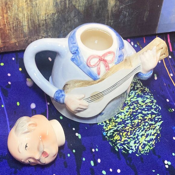 VINTAGE RARE RETRO 3D SCULPTED CERAMIC TEAPOT MANDOLIN GUITAR WHIMSICAL MUSICIAN - Picture 2 of 9